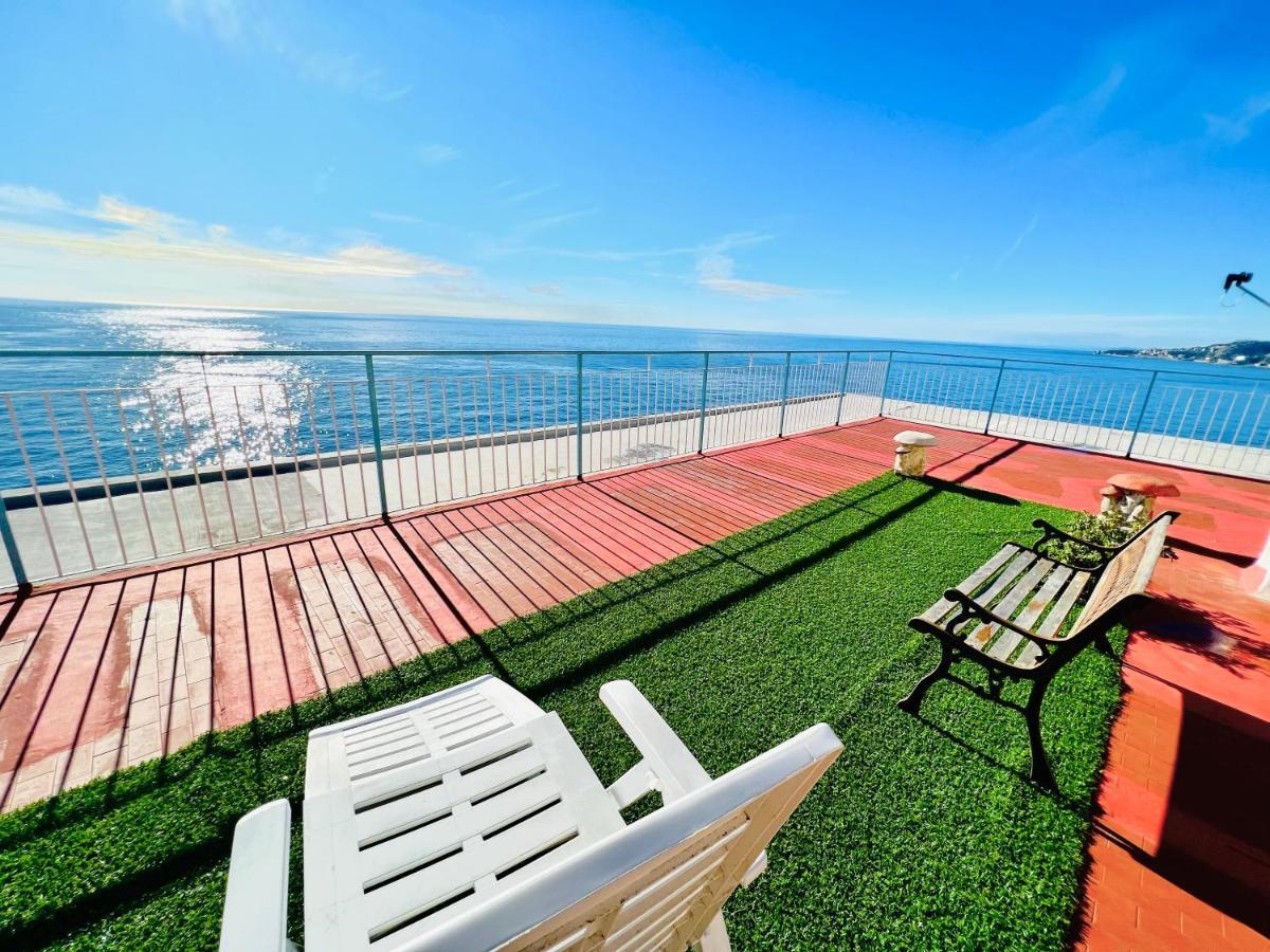 Suite Sunset 18 - Fronte Mare San Remo Exterior foto